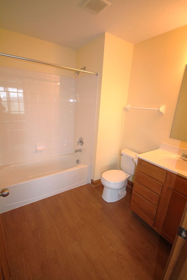 Building Photo - 2 Bedroom - Dublin