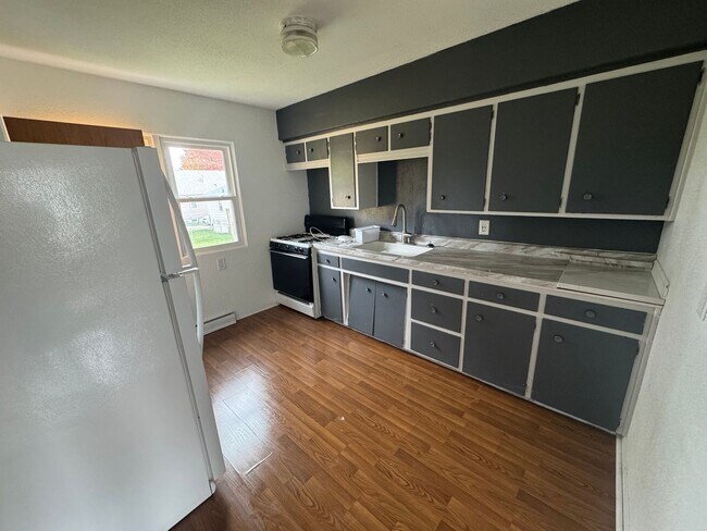 Primary Photo - Oregon St 1153-1155