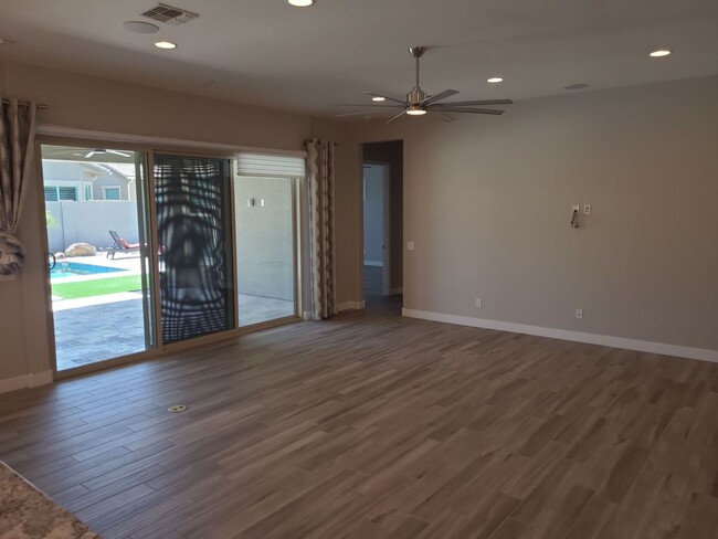 Building Photo - Pristine Luxury Rental: Stunning 4-Bed, 2....