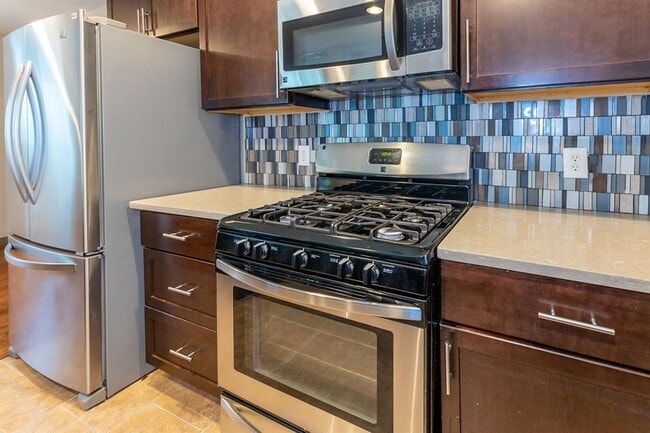 Building Photo - 1506 Rockdale Cir
