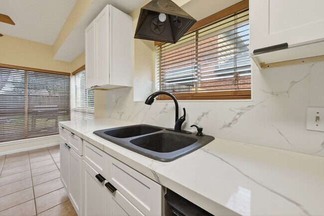 Building Photo - Bear Creek South