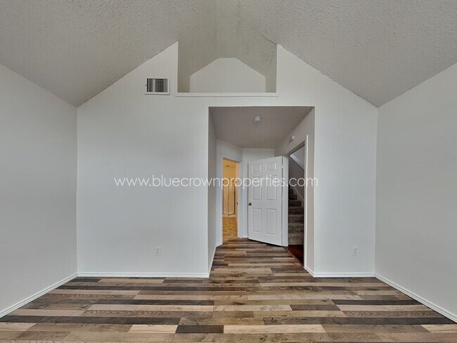 Building Photo - 1409 Post Oak Dr