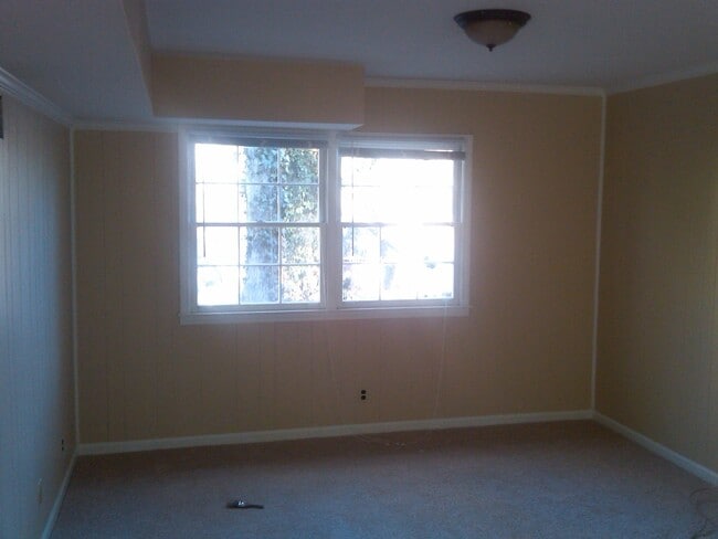 Building Photo - This Home is an Entertainer's Delight on Corner Lot!