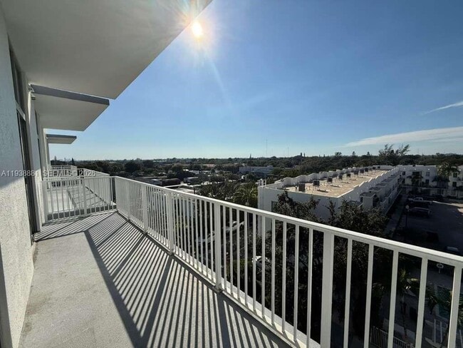 Building Photo - 2100 Van Buren St