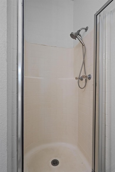 Building Photo - 204 Mallard Cove