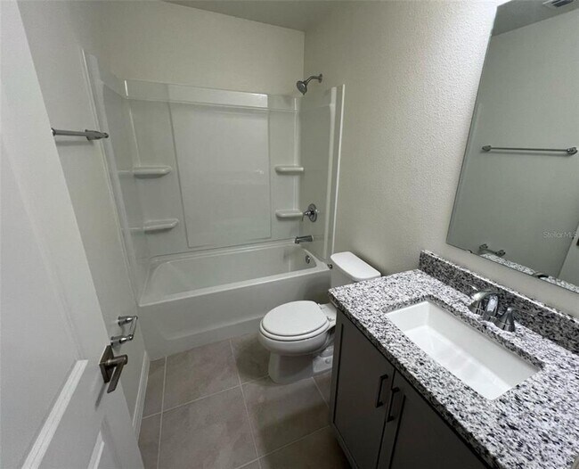 Building Photo - 680 Stoney Pointe Cir