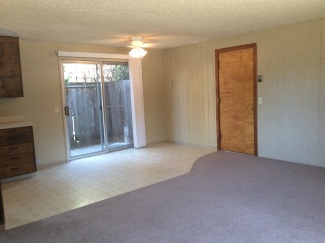 Building Photo - 670w13