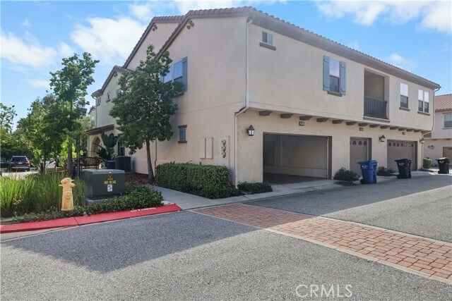 Building Photo - 974 N Sweetbriar Ln