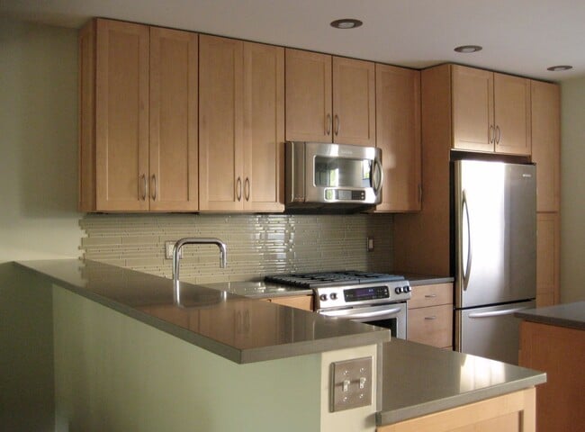 Building Photo - 415 Burgoyne Rd