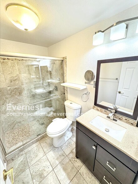 Building Photo - 473 S Clovercrest Ln