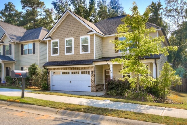 Building Photo - Updated Home in Heart of Evans