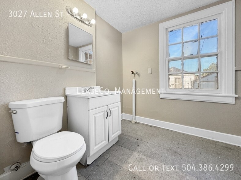 Building Photo - 3027 Allen St