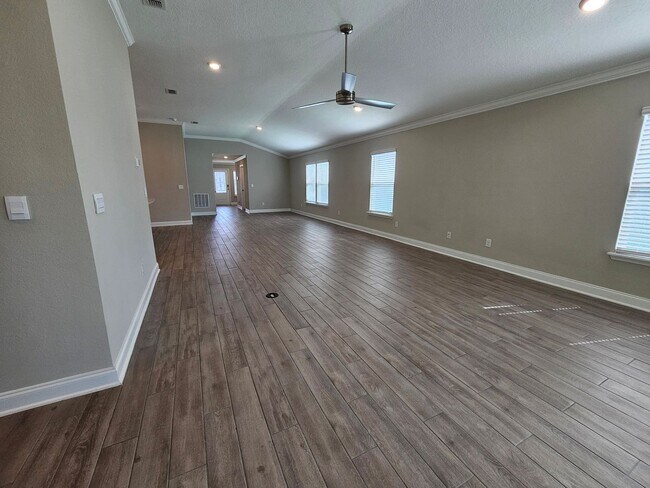 Building Photo - Sawmill Branch 4 Bedroom 2 Bath 3 Car Garage Home