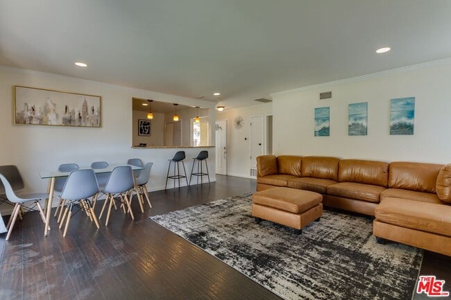 Building Photo - 11257 Collett Ave