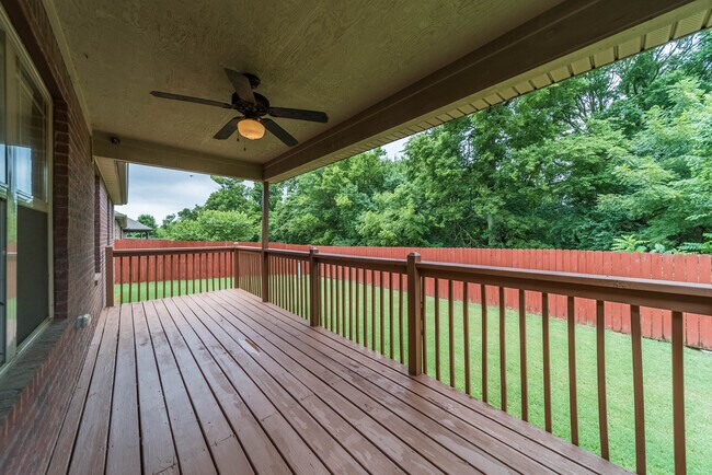 Building Photo - 3205 SW Briar Creek Ave