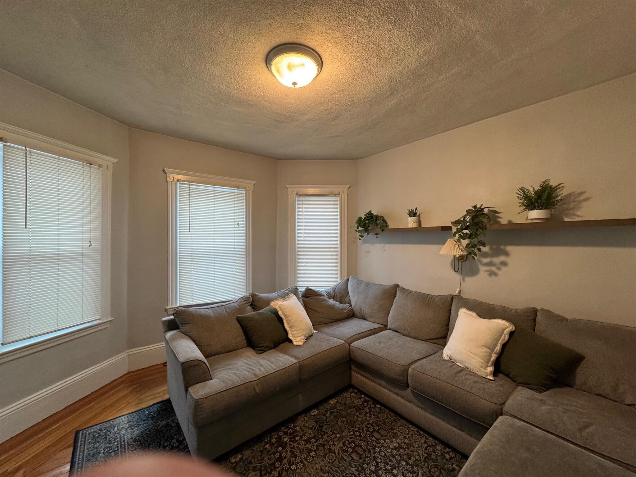 Building Photo - 22 Spencer Ave