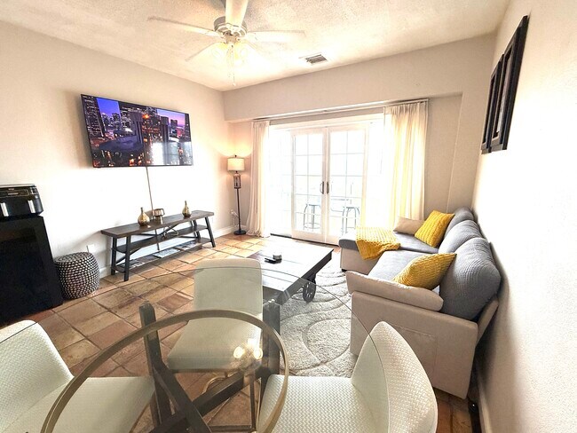 Building Photo - 200 59th St