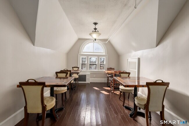 Building Photo - 360 Farmington Ave