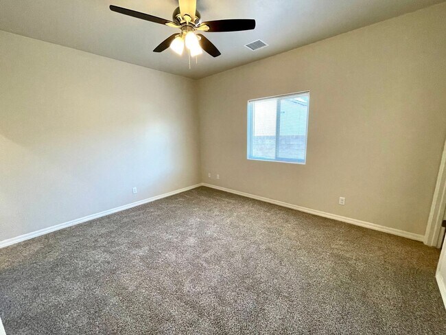 Building Photo - Centrally Located 3BR Home Near Airway Ave | Granite Kitchen, 2-Car Garage & Fenced Yard!