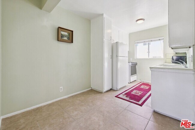 Building Photo - 1317 Wilcox Ave