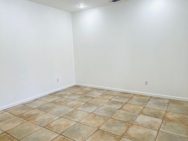 Building Photo - 4285 Bromley Ct