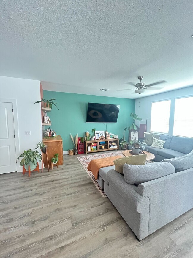 Building Photo - 2905 St Regis Dr