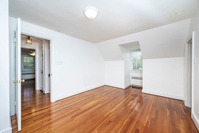 Building Photo - Traditional Cape Cod Charm Meets Henrico C...