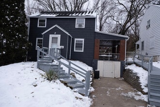 Building Photo - 956 Jefferson Dr