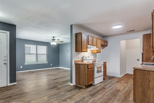 Building Photo - A Peaceful Retreat: 3 Bedroom Duplex