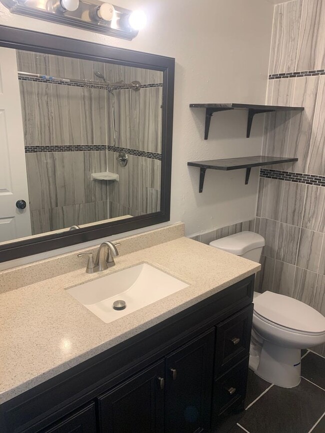 Building Photo - Tidy Gresham Ranch Style Home