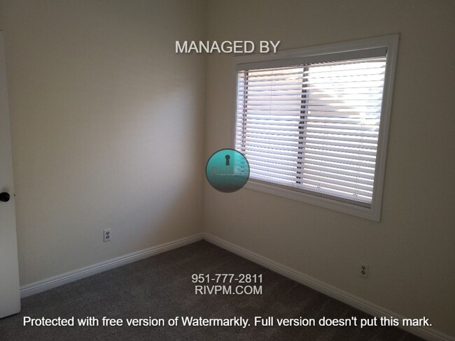 Building Photo - Beautiful home with great curb appeal!