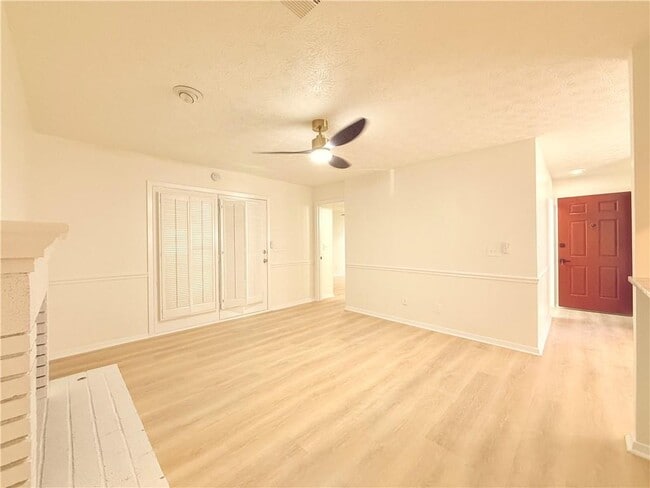 Building Photo - 1405 Tuxworth Cir