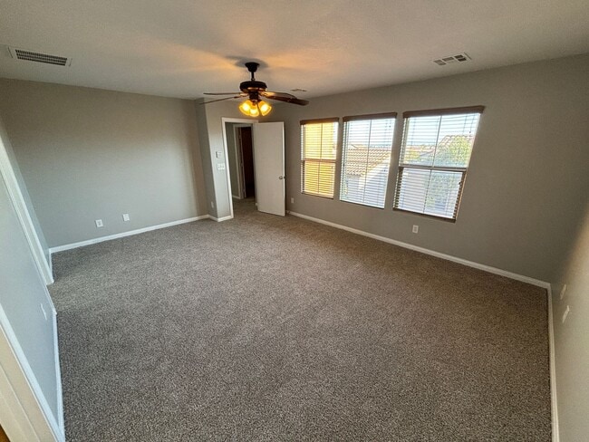 Building Photo - Beautiful 4Bed/3Bath/2Car home located between Summerlin/Providence area