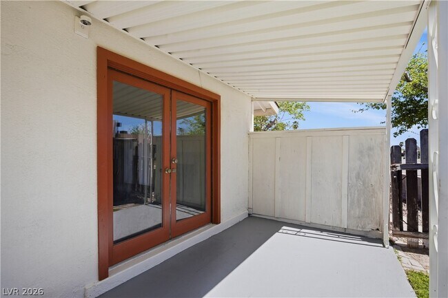 Building Photo - 5221 Percheron St