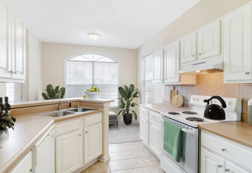 Primary Photo - The Village at Almand Creek