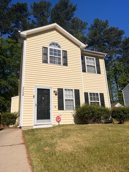 Primary Photo - 2720 Midway Park Ct