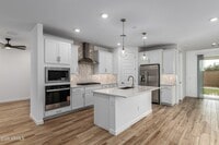 Building Photo - 6949 W Buckhorn Trail