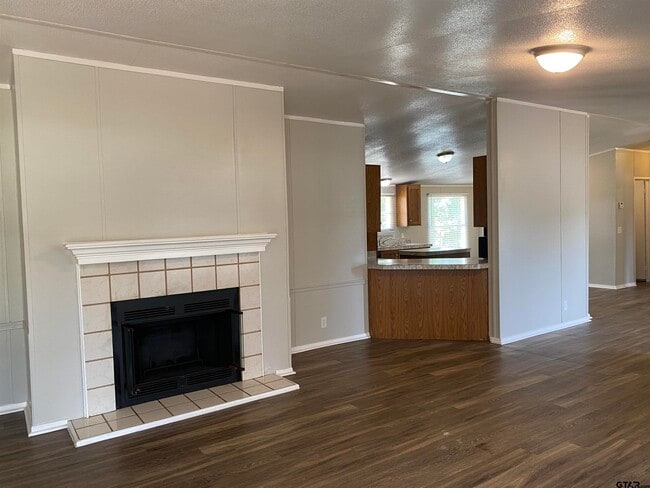 Building Photo - 22944 Shell Shore Dr