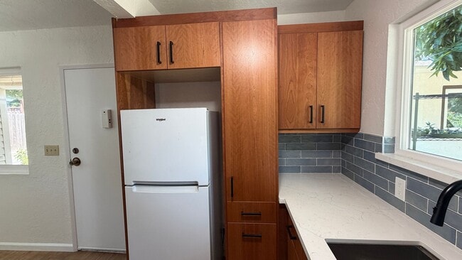 Building Photo - Concord Beautiful 1 bedroom 1 bathroom ADU updated kitchen, 2 car parking, fresh paint