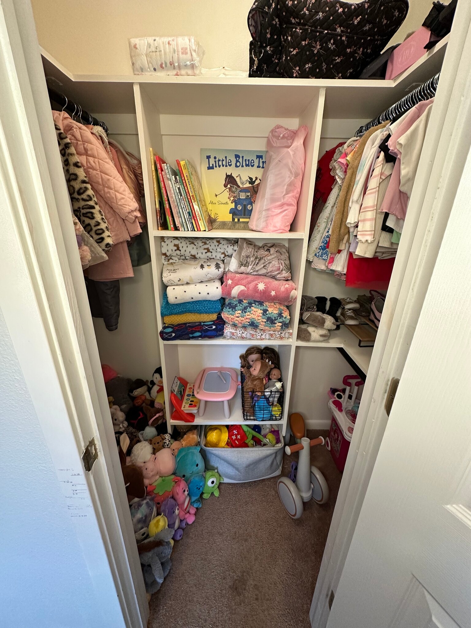 Building Photo - 1097 N Cedar Blvd