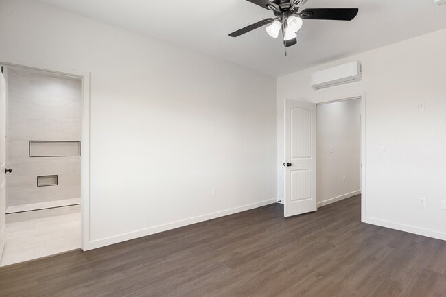 Building Photo - 17491 Granada Dr