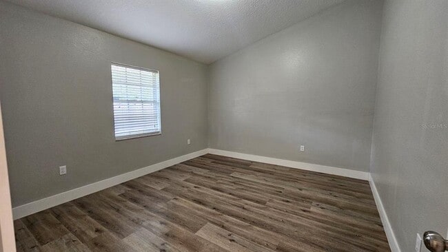 Building Photo - 18720 Oak Way Dr