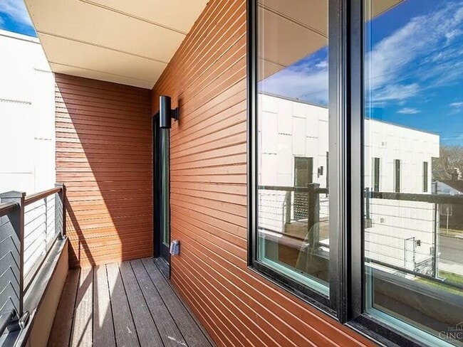 Building Photo - 1325 Knowlton St