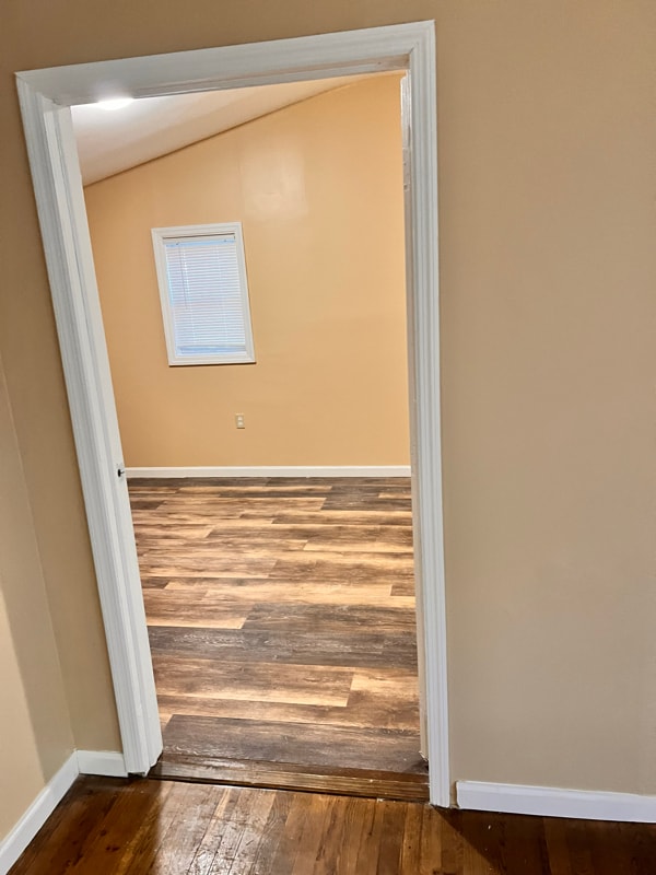 Building Photo - 270 Louise Ave