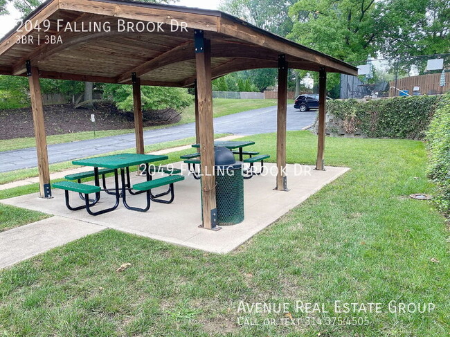 Building Photo - Charming 3-Bed Oasis on Falling Brook Dr -...