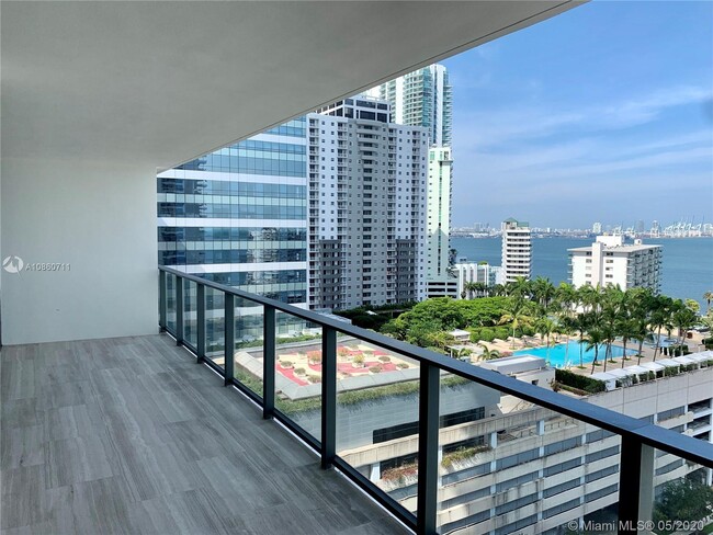 Building Photo - 1451 Brickell Ave