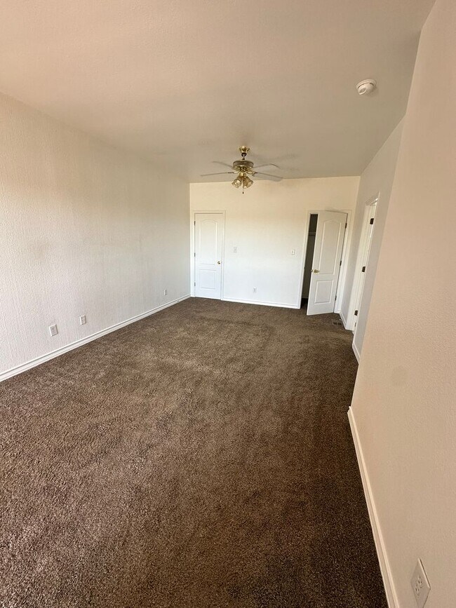 Building Photo - 3503 Northpointe Dr