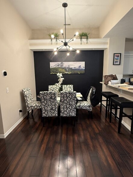 Building Photo - 998 Shetland Ln