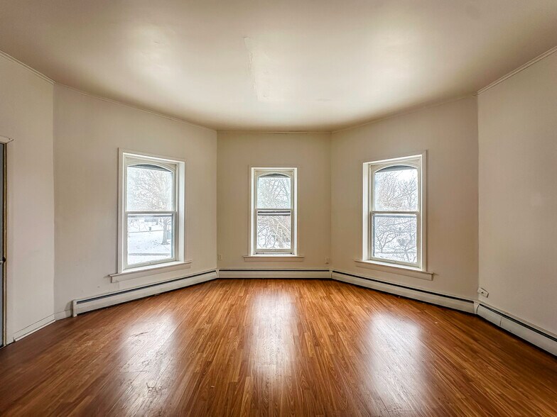 Living Room - 415 Avenue E