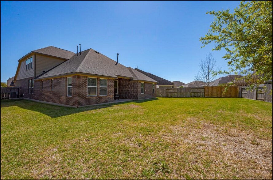 Building Photo - 2011 Fern River Ct